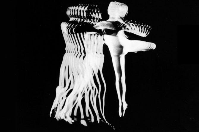 A still from Norman McLaren’s dance short film, Pas De Deux (1968)