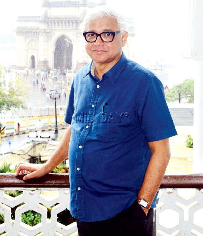 Amitav Ghosh was in the city to launch the last book of his trilogy titled Flood of Fire. Pics/Bipin Kokate