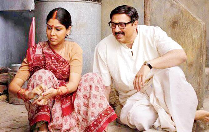 Sakshi Tanwar and Sunny Deol in Mohalla Assi