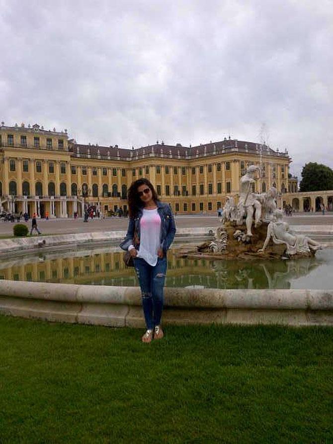 Ameesha Patel captioned the photo, "Majestic palace in Vienna". Picture courtesy: Ameesha Patel