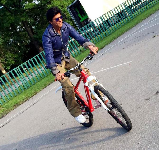 Shah Rukh Khan captioned the photo, "It’s not necessary to be going somewhere to have a great ride". Picture courtesy: SRK