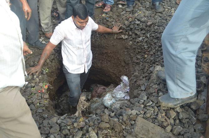 Thane: CR services affected as soil below tracks at Ulhasnagar gets washed away