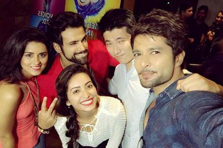 Raqesh Vashisth, Ridhi Dogra watch 'Inside Out' with friends