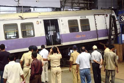 Mumbai train crash: Magnets will clip wings of future flying locals