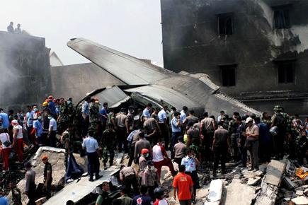 30 killed in Indonesian military plane crash
