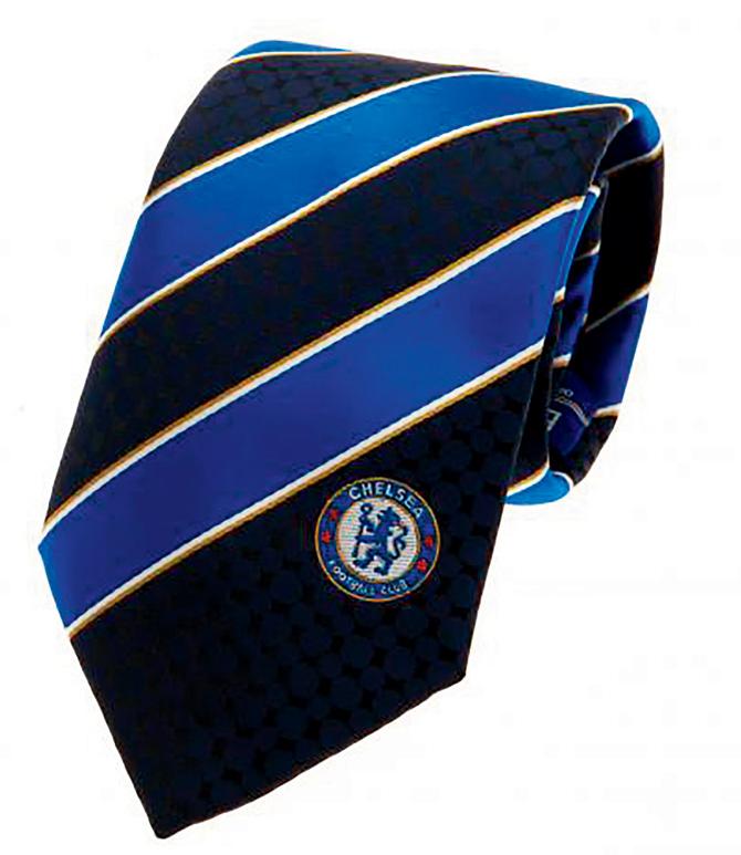 Chelsea FC tie  and a set of cufflinks for Rs 3,149  