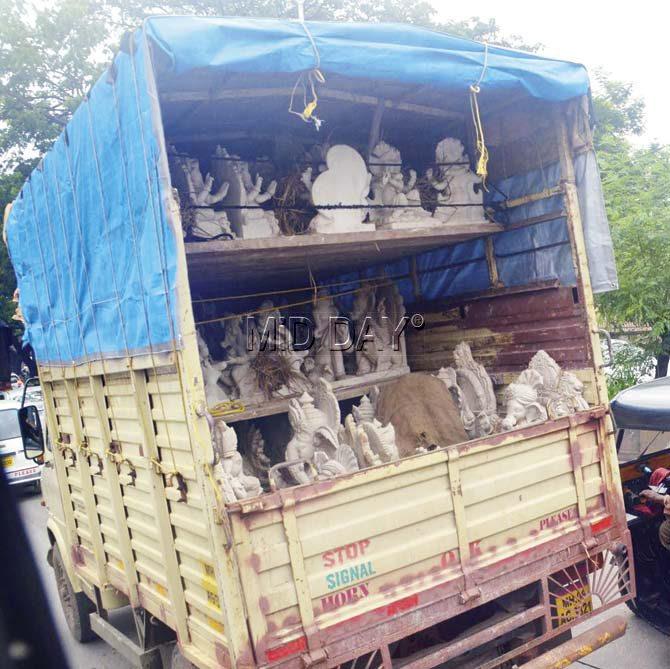 Ganpati idols on the way to be painted by artists in the city. Pic/Shrikant Khuperkar