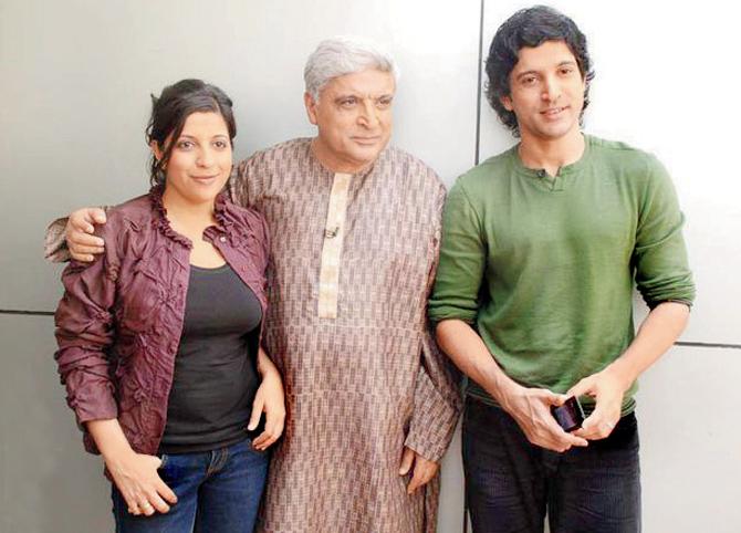Javed Akhtar (centre) with his children Zoya (left) and Farhan (right)