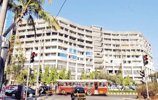 On June 3, mid-day had reported how over 100 students from the first- and second-year BA and BCom courses in Mithibai College had been denied admission to the next year. File pic
