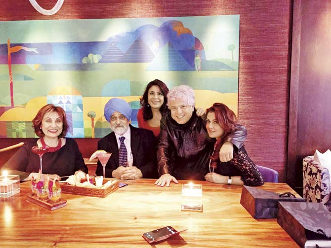 Seth with Montek Singh Ahluwalia, Namita Panjabi, Rashmi Uday Singh and Chulani