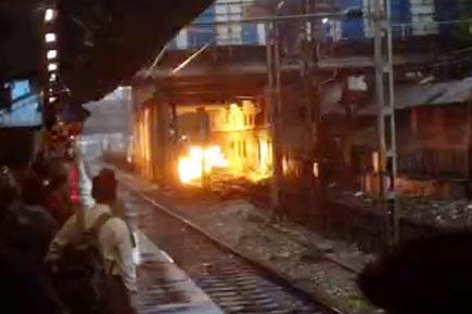 Mumbai: Overhead wire snaps at Dadar, Central line services disrupted 