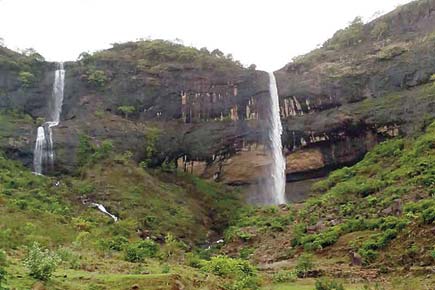 Navi Mumbai: Cops cordon off entry point to Pandavkada waterfalls