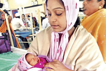 Mumbai: Hospitals turn away mother, newborn she gave birth to in train