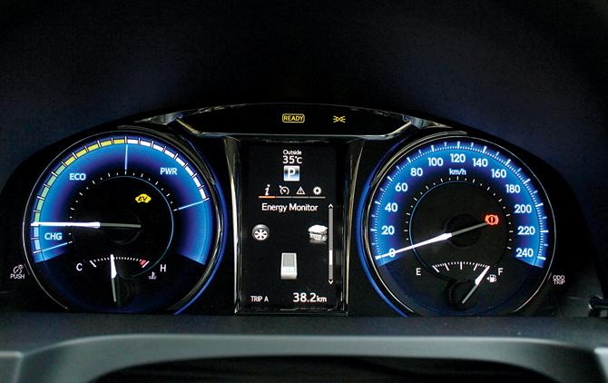 The instrument cluster gets a new central screen displaying a multitude of controllable functions