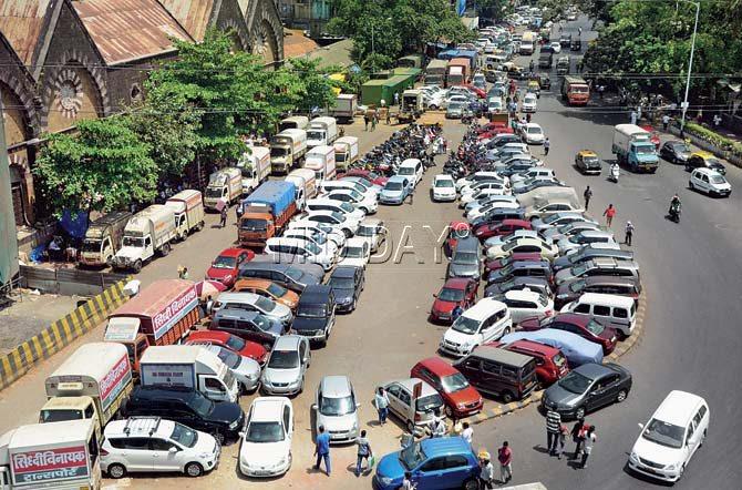 Near Eros Cinema in Churchgate. At 47, BMC’s A Ward, which these areas are part of, has the highest number of such parking lots in the city
