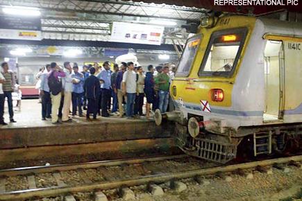 Disaster averted as alert commuters nab drunk motorman on Mumbai local