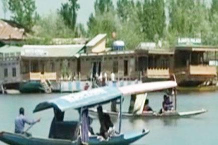 Floating restaurants in Kashmir's Dal Lake attract tourists
