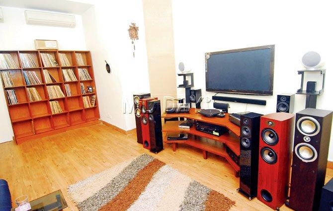 You can pick high-end home theatre systems and speakers at The Revolver Club too. Pics/SAMEER MARKANDE 