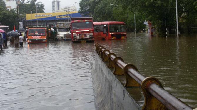 There was heavy water-logging in the areas under the Sion Bridge