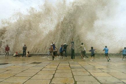 Splash and flash: 15 stunning images of Mumbai monsoon