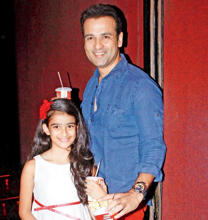 Rohit Roy (right) with daughter Kiara