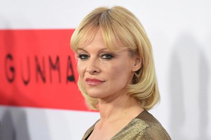 Pamela Anderson obtains restraining order against Rick Salomon