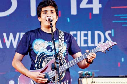 Pune musician Manu Vijayan is a one-man army!