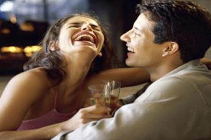 Laughter best tactic to woo your girl: Study