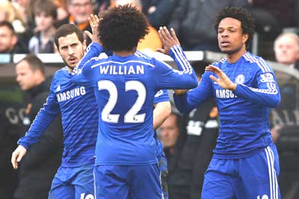EPL: Loic Remy strikes late to steady Chelsea's nerves