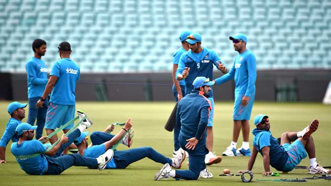 Indian cricketers warm up before a training session ahead of their 2015 Cricket World Cup semi-final match against Australia at the Sydney Cricket Ground. Pic/AFP