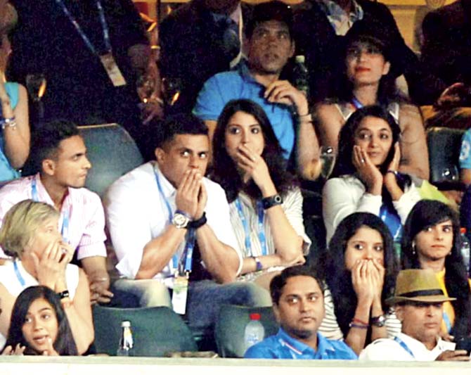 Anushka Sharma at the Sydney Cricket Ground during the WC semi-final between India and Australia. Pic/Suman Chattopadhyay