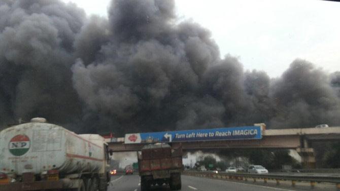 Fire on the Mumbai Pune Expressway