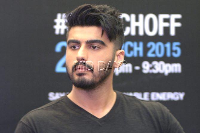 Check Out Arjun Kapoor's New Cool Hairstyle - YouTube