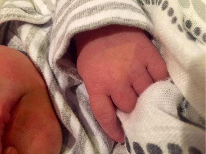Carrie Underwood welcomes baby boy, shares his photo