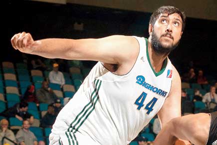 Sim Bhullar aims to be first player of Indian descent to play NBA