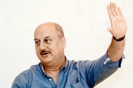 Theatre stops me from rusting: Anupam Kher