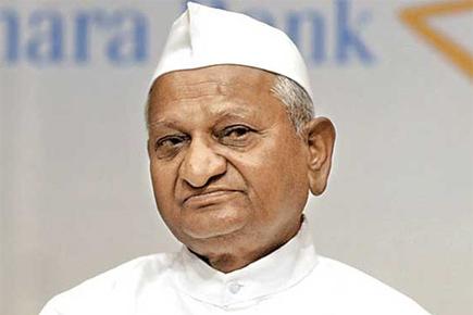 Anna Hazare meets ex-Defence officers on OROP issue