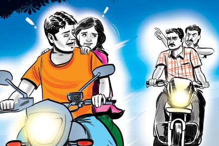 Mumbai: Man saves female friend, himself from being abducted by 'cops'