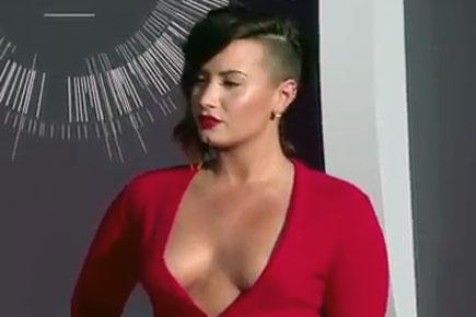 Why did Demi Lovato cry on stage? Find out...