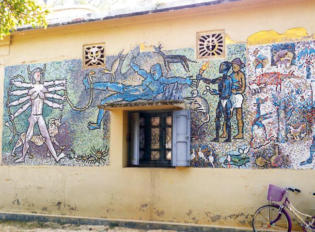 Mural painted by fine art students at Santiniketan. Pic Courtesy/Probal Mitter