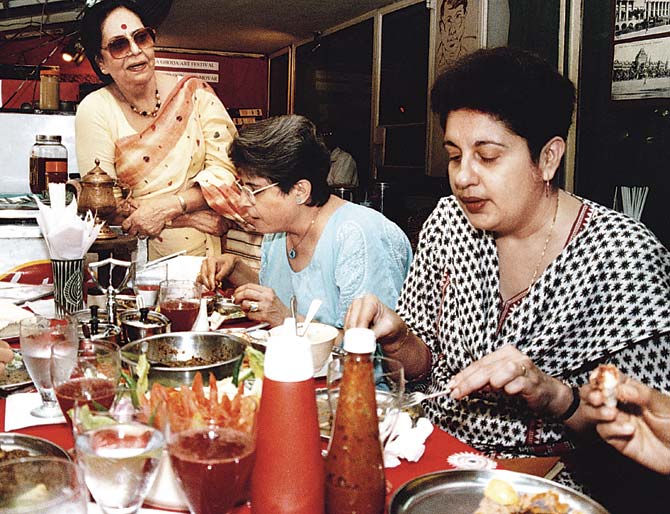 Usha Khanna, Meher Moos and Parvana Boga Noorani enjoying lunch at the cafe in 1999