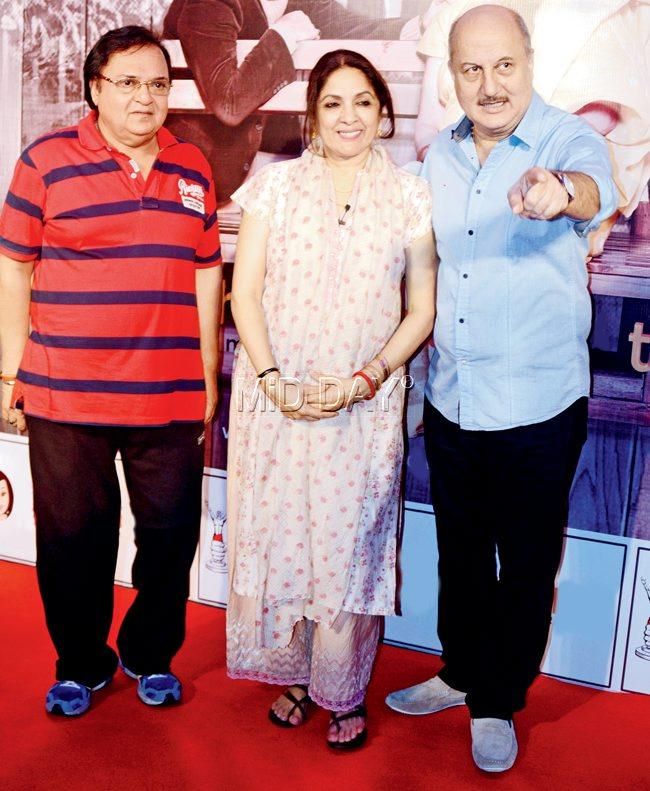 Rakesh Bedi, Neena Gupta and Anupam Kher