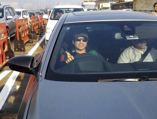 Sachin Tendulkar was spotted stuck in a long queue at the Kharghar toll naka while on his way to Lonavla around two weeks ago