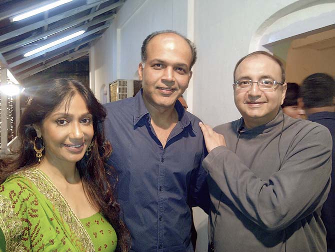 (From left) Sunita Gowariker, Ashutosh Gowariker and Vivek Vaswani