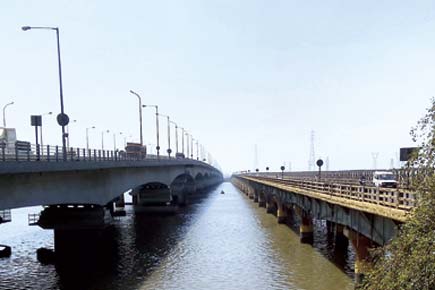 Navi Mumbai: Cops want steel nets to prevent suicides at old Vashi bridge