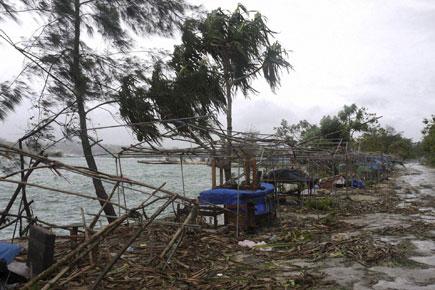 Coastal areas evacuated as Cyclone Pam batters New Zealand
