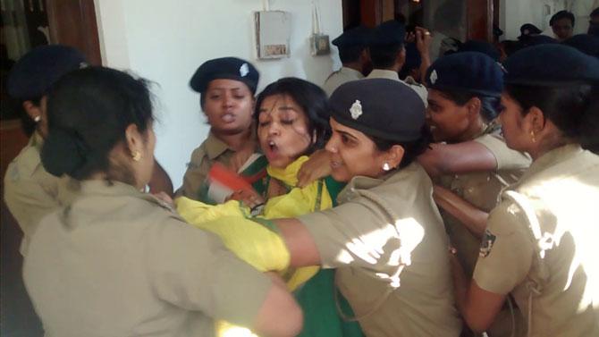 Police rough up Congress corporator Sheetal Mhatre