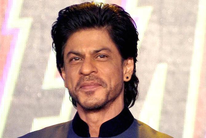 SRK thanks MCA for lifting ban on his entry to Wankhede Stadium