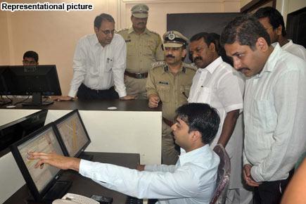 Mumbai: Kandivli cop sent to control room for failing to catch chain snatchers