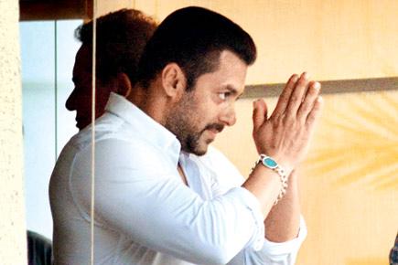 Fan frenzy outside Salman Khan's residence as actor gets bail